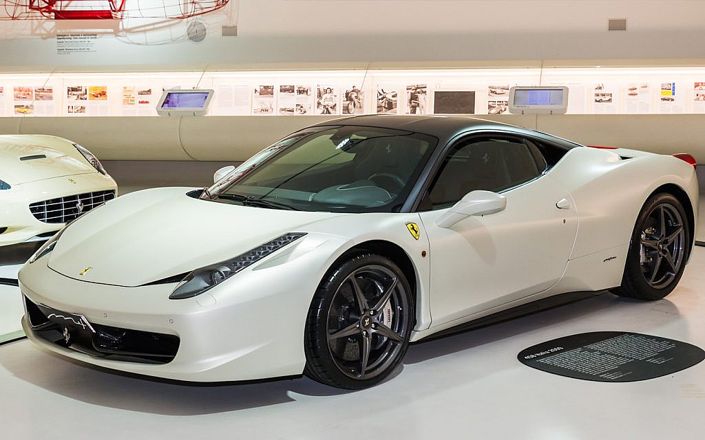 سيارة فيراري 458 إيطاليا