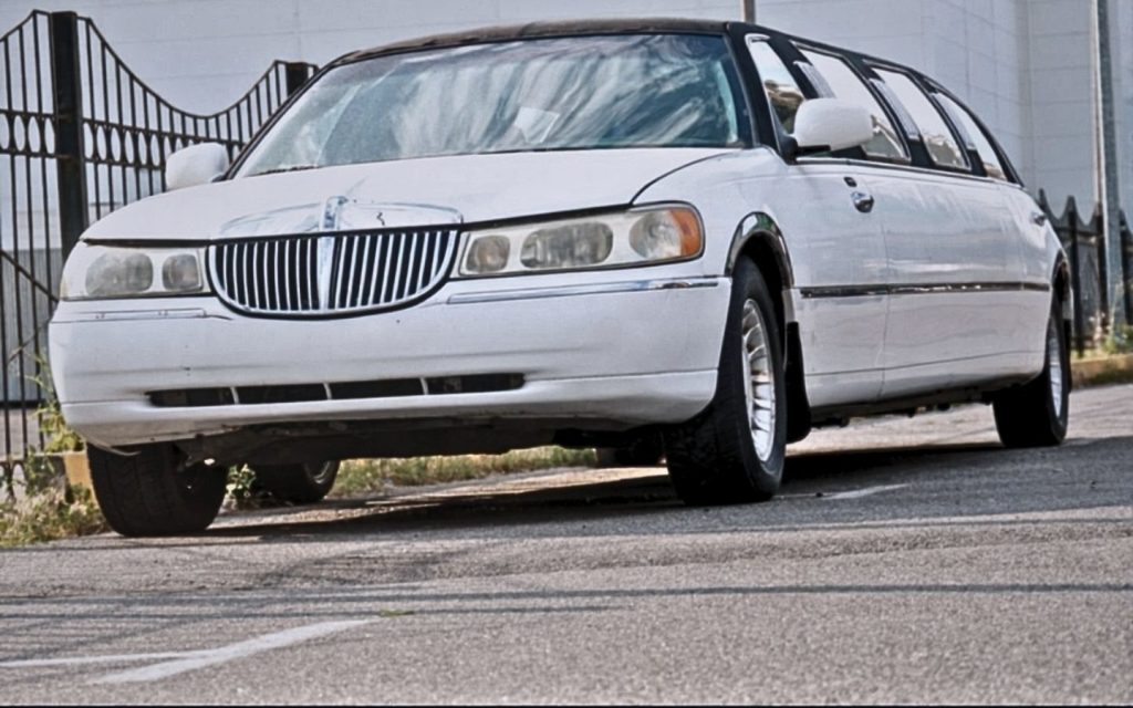 Lincoln Town Stretched Limousine in Mission Impossible III