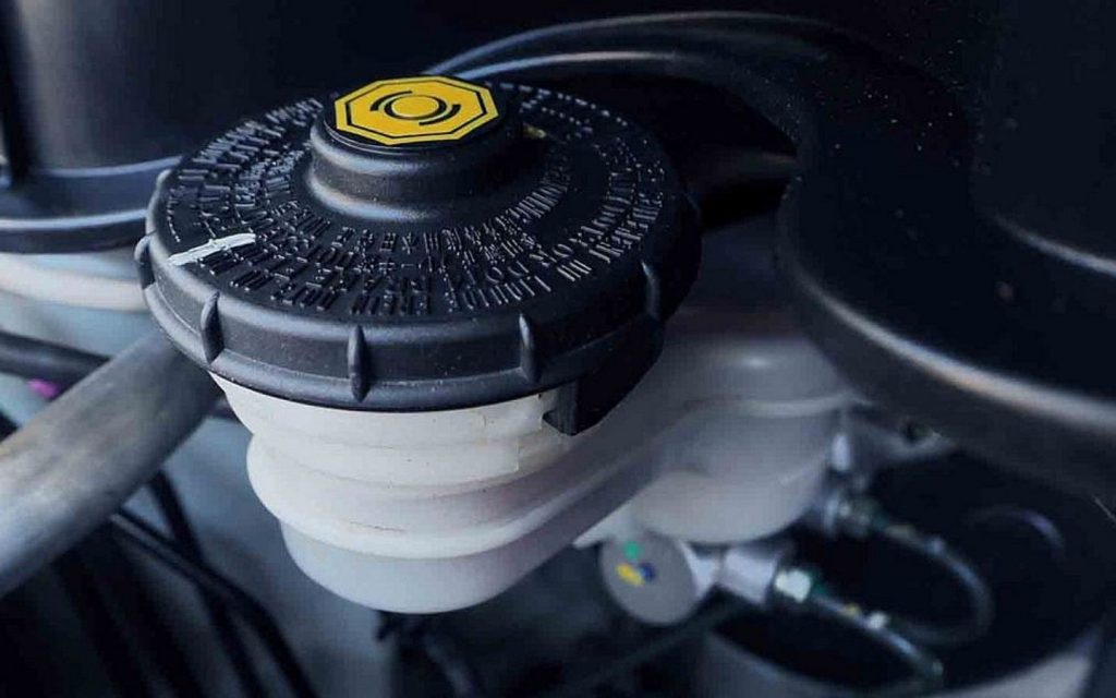 power steering and brake fluids do not work for a common system