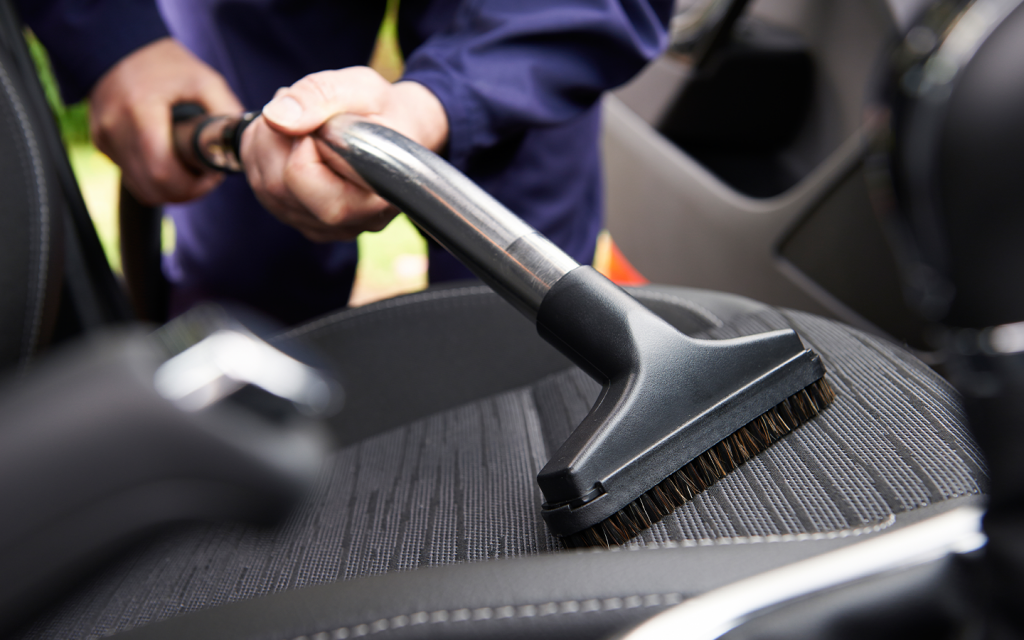 vacuum cleaner to clean the mould from car