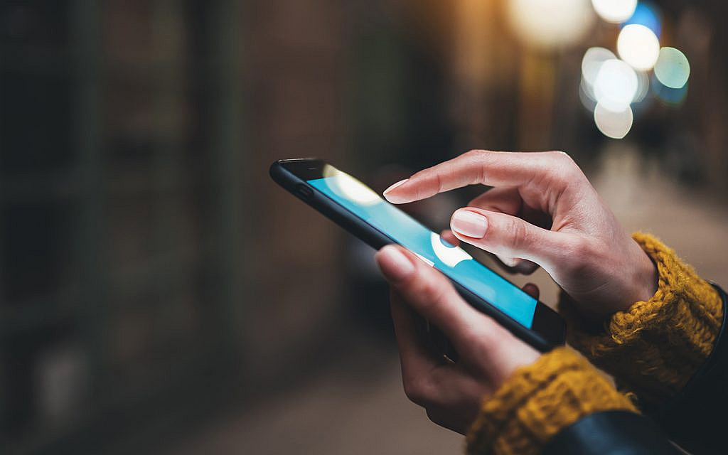 إرسال رسالة SMS لمعرفة مواعيد باص دبي