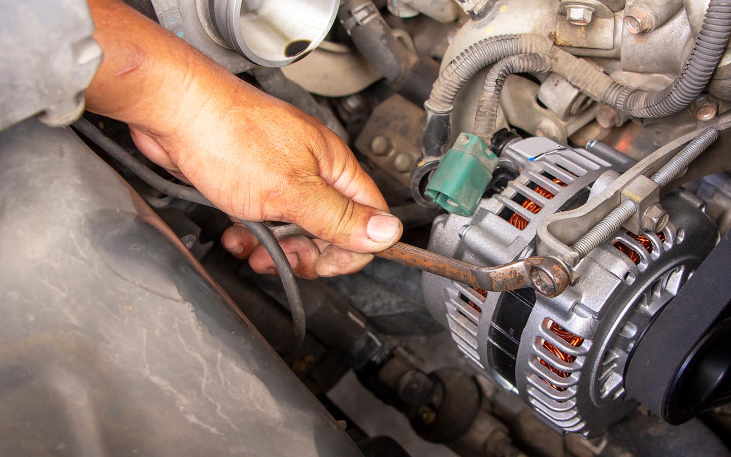 تلف المولد الكهربائي (الدينامو)