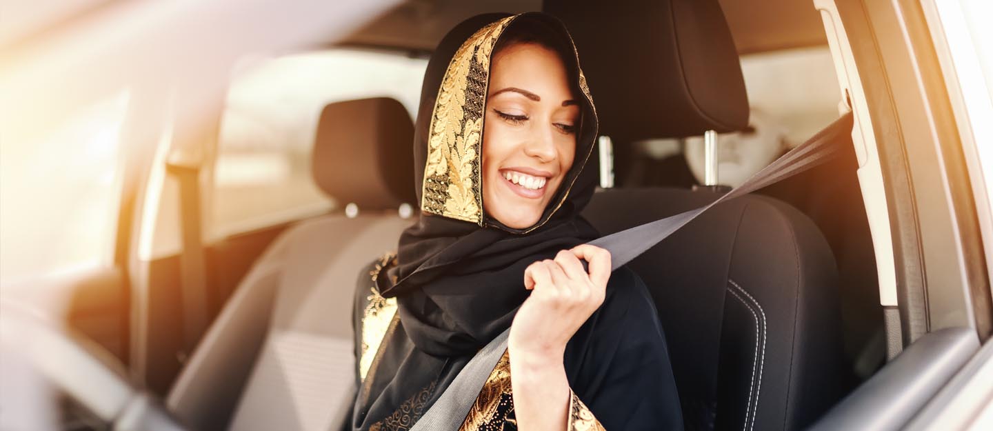here are Steps to Follow to Safely Overtake a Car in the UAE