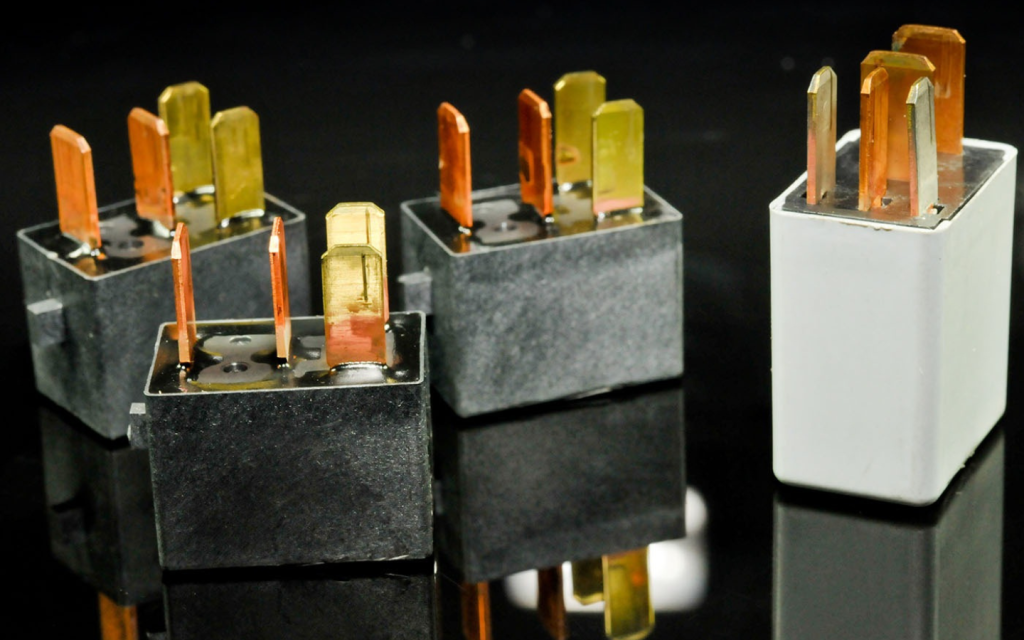 Working principle of car relay