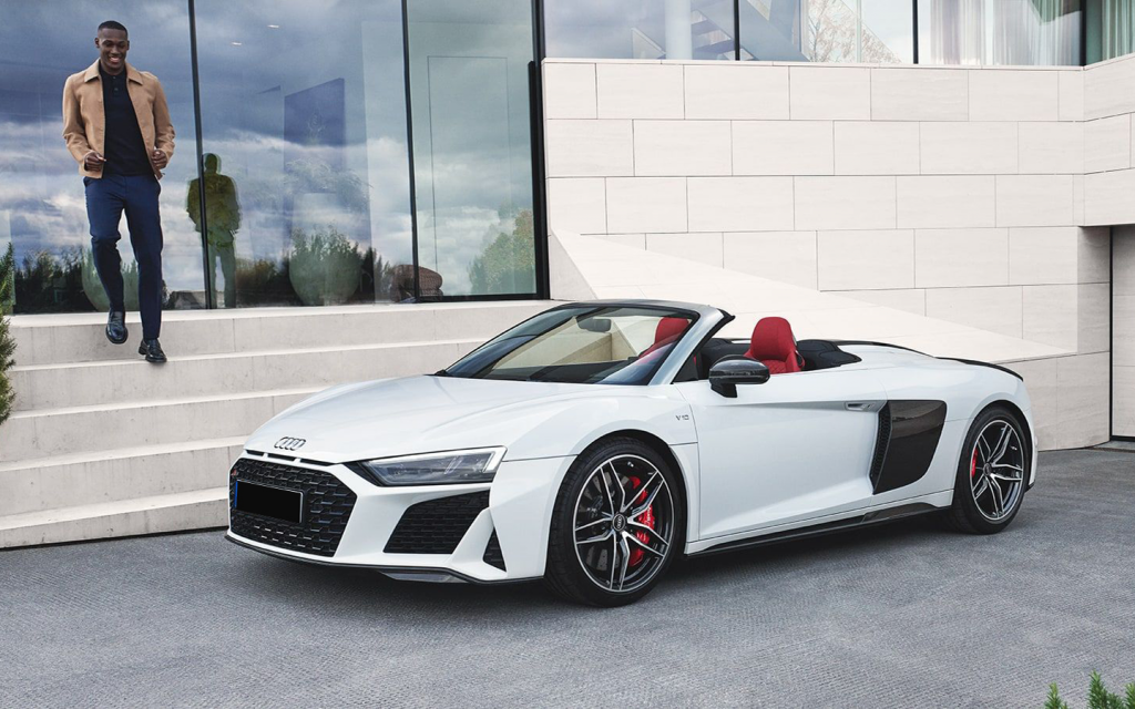 Another popular model among the list of convertible cars is the Audi R8 Spyder
