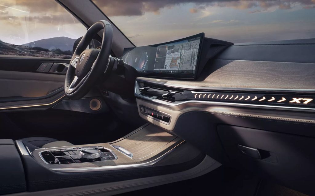 BMW X7 Infotainment features for German vs Japanese SUV comparison