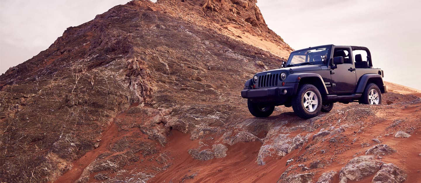 سيارة على جبل