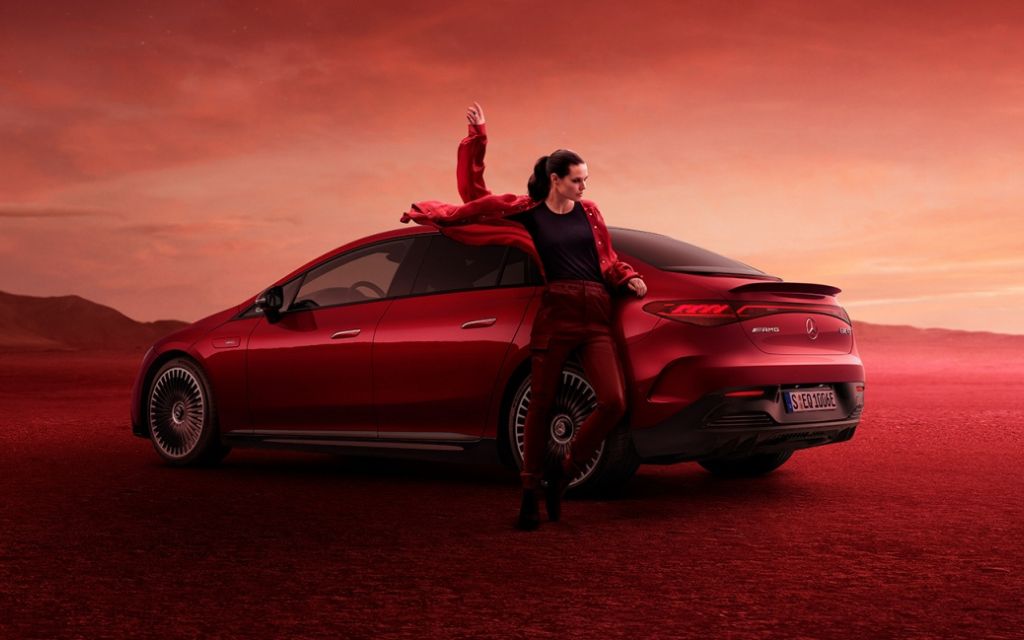 سيارة مرسيدس بنز EQE 53 4MATIC+ 2024 حمراء
