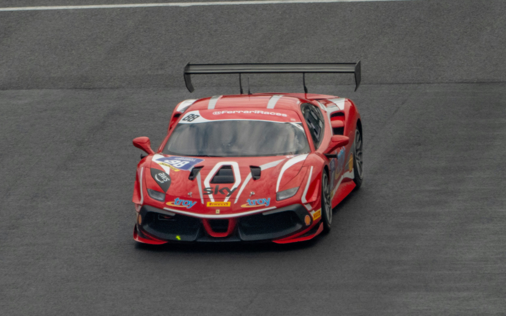  Ferrari 488 Challenge