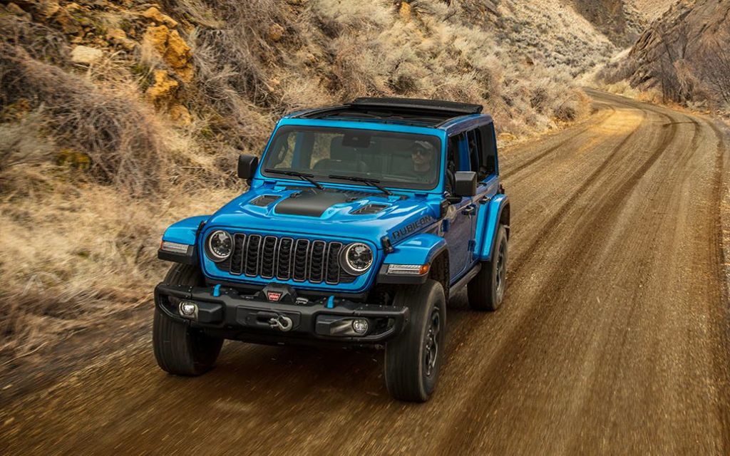 سيارة جيب رانجلر 2023 زرقاء