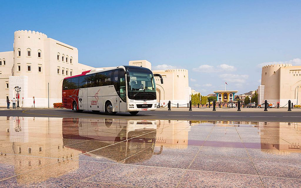 حافلات الشارقة مسقط