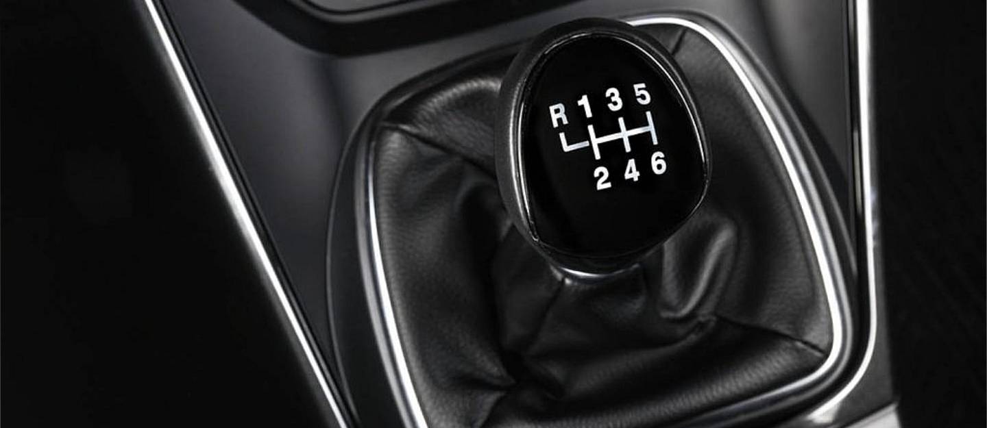 list of the Dos and Don'ts of Driving a Manual Transmission Car