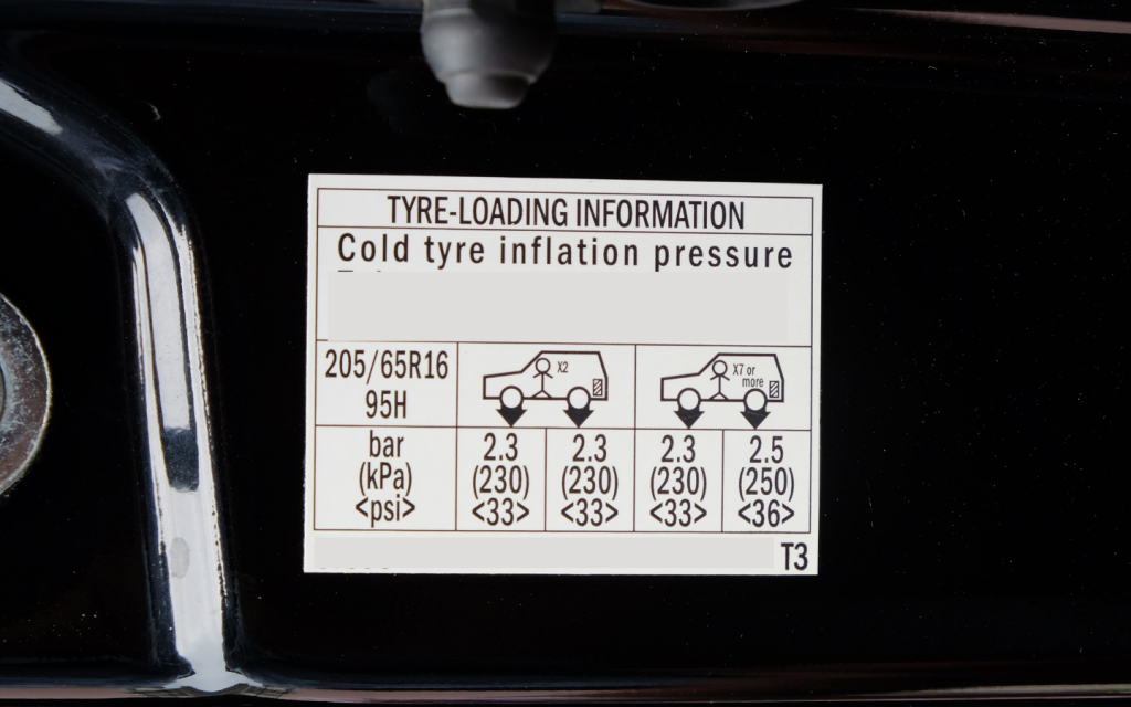 Car placard showing tyre information
