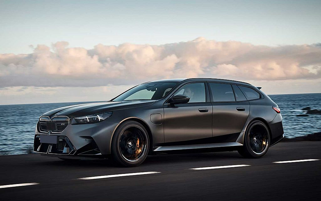 سيارة بي أم دبليو M5 Touring إصدار 2025 من الخارج