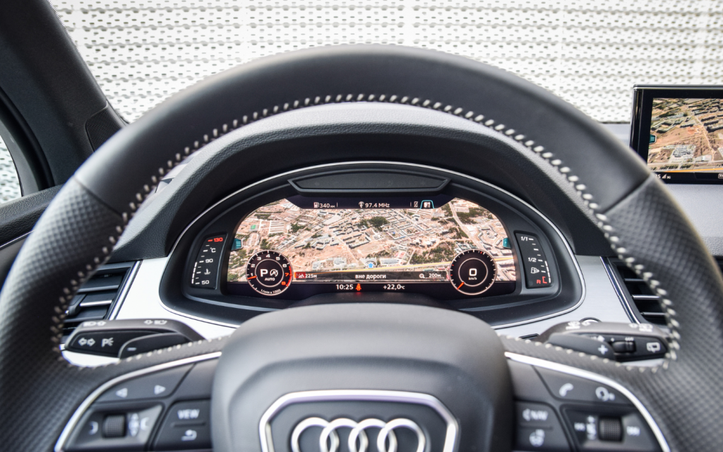 the virtual cockpit of Audi showing map
