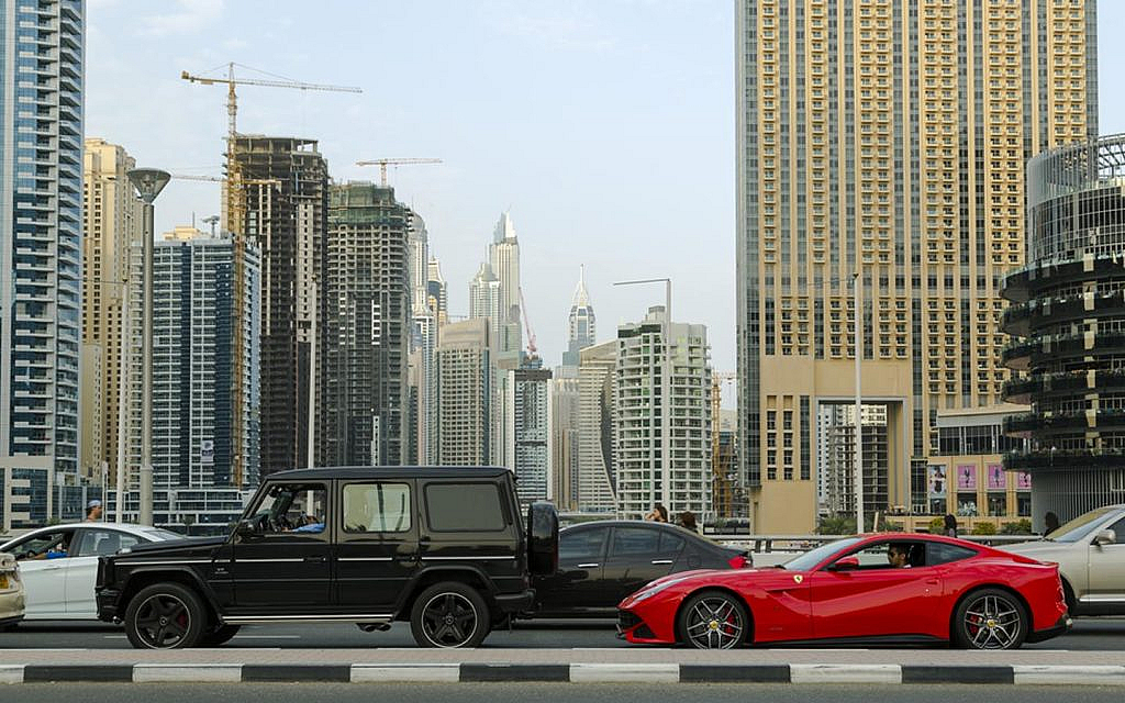 ازدحام مروري في الامارات