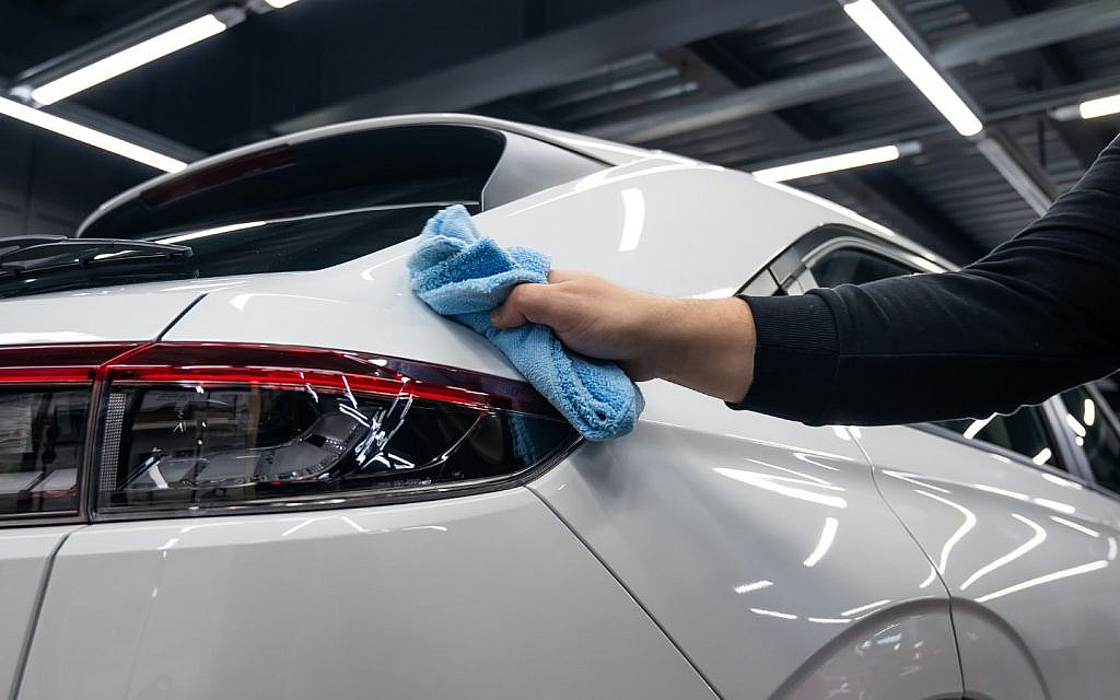 Exterior car detailing in Sharjah