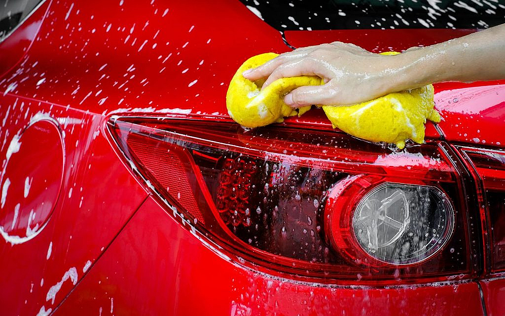 Do's of Car Waxing and washing process