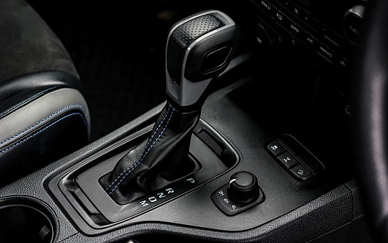 Zigzag vs Straight Gear Shifter: Which One is Better? | dubizzle