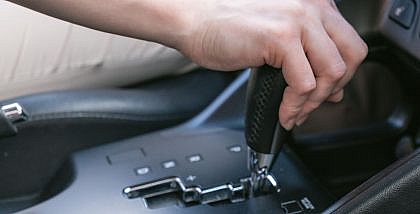 Zigzag Gear Shifter vs Straight Gear Shifter find out the key differences