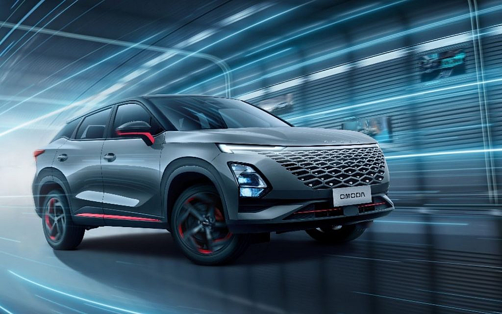 OMODA SUV going fast