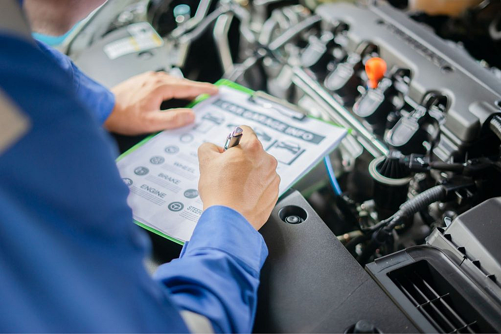 Replacing solid parts with hollow designs can significantly reduce vehicle weight 