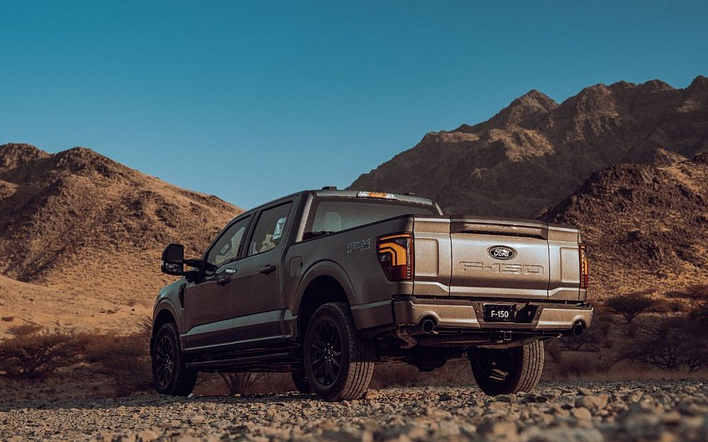 سيارة فورد f-150 2024