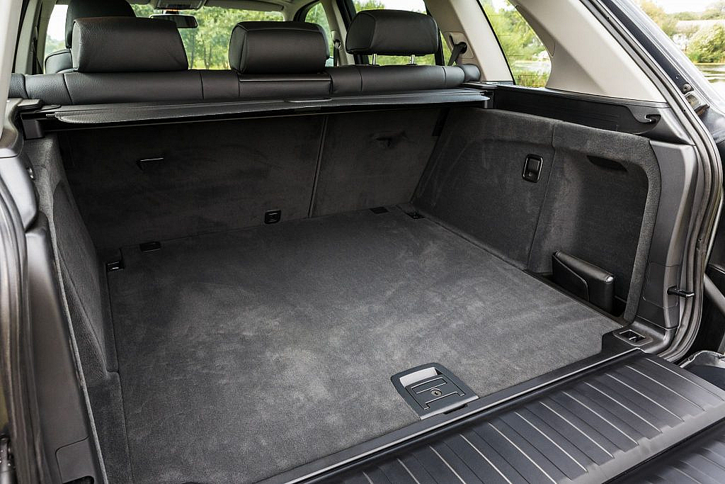 You can follow DIY car restoration carpet tips for smooth procedure
