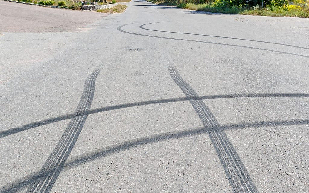 Emergency driving techniques allow drivers to regain control in emergency situation