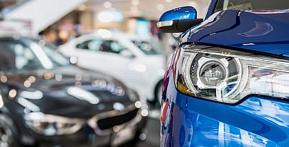 سيارات في أحد المعارض
