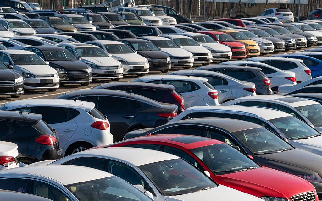 one of the rent a car for less in Dubai is to go for affordable vehicles