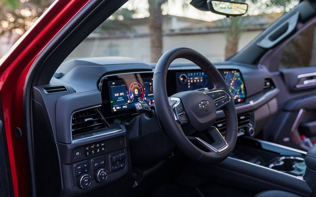 Suburban 2025 has a striking interior