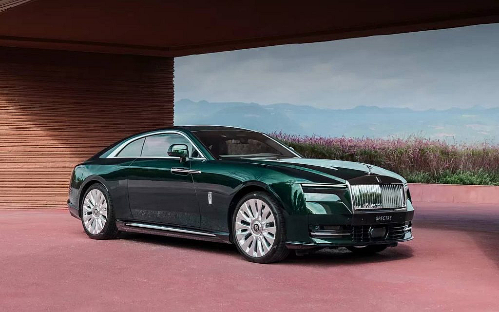 Spectre EV is also one of the well-known Rolls-Royce cars with supernatural names