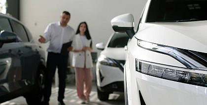 Pros and Cons of Renting an Electric Car