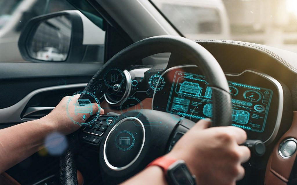 Heads-up display development in vehicles
