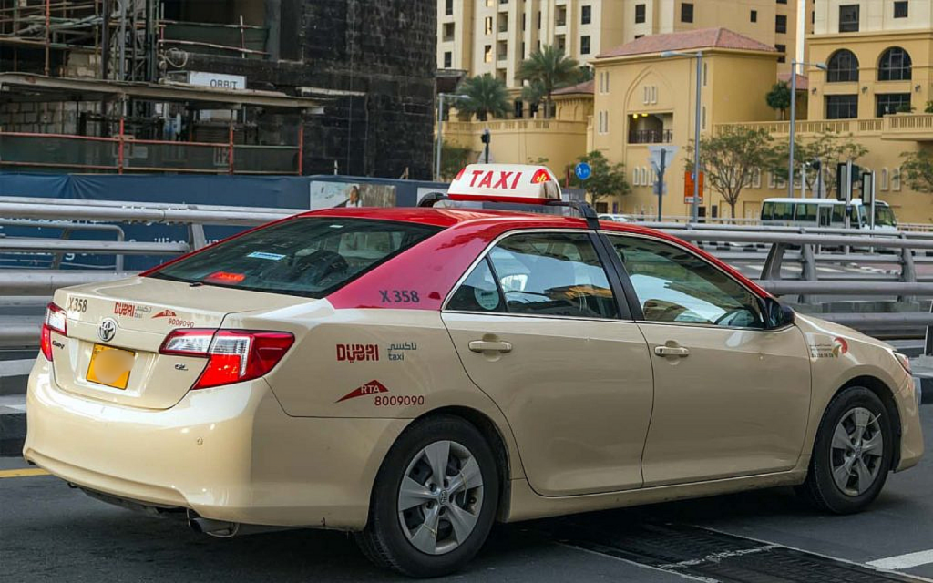 Dubai taxis are an easy way of commute