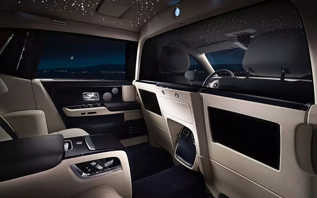 Star headliner of Rolls-Royce Phantom