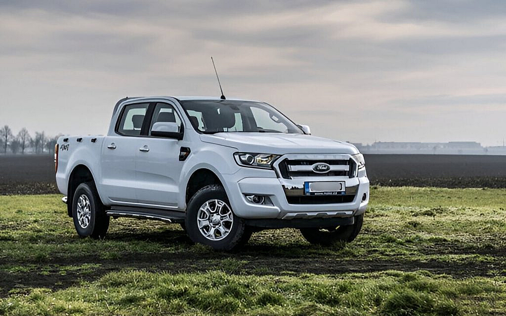 white ford ranger of third generation