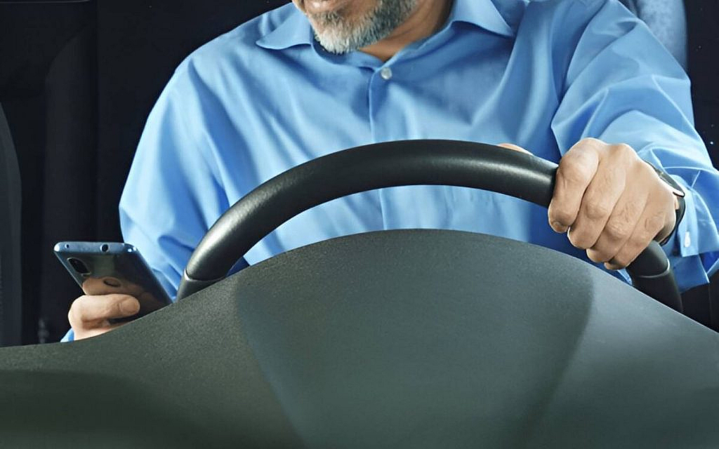 tint-proof cameras in dubai can detect not wearing seatbelt and mobile phone usage violations
