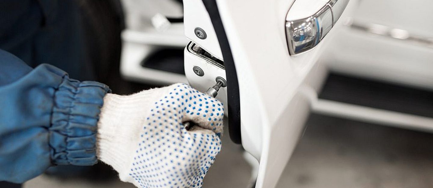 Internal door handle replacement made easy with this step-by-step guide
