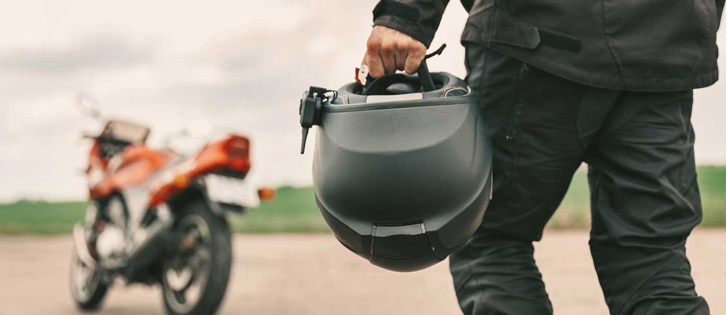 Commercial motorcycle licence plates in Abu Dhabi