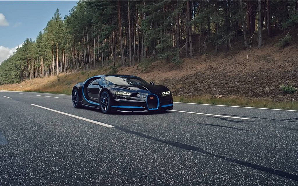 Bugatti Chiron top speed performance event