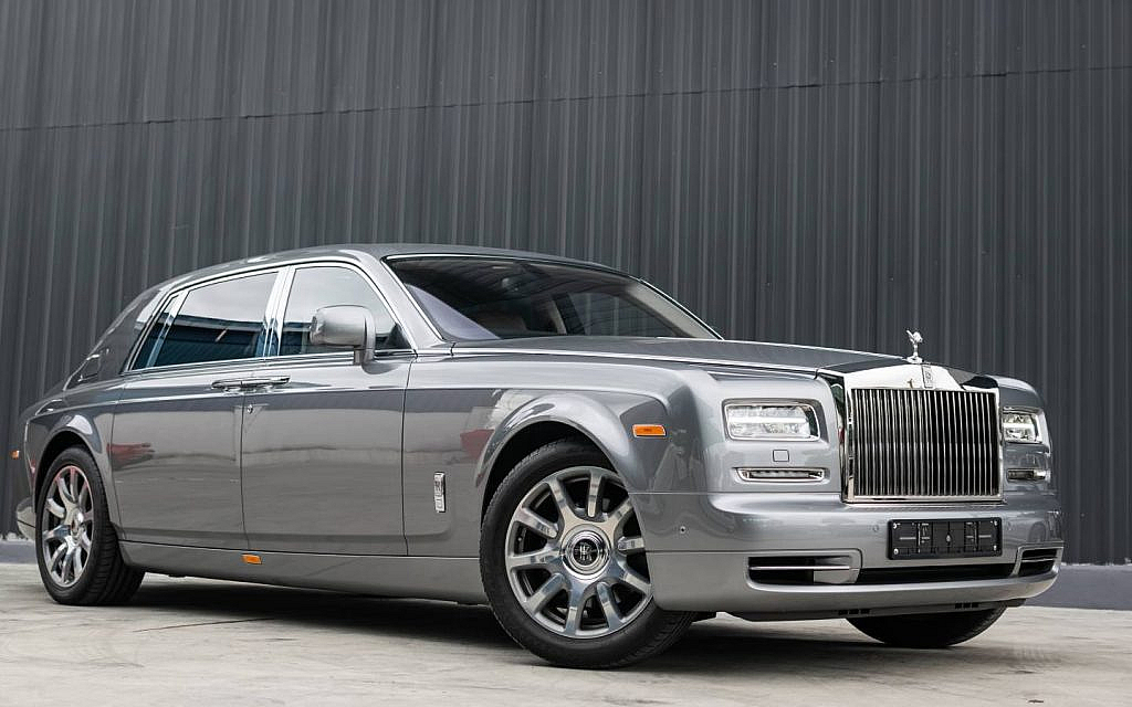 Custom alloy wheels for Rolls-Royce with exterior customisation