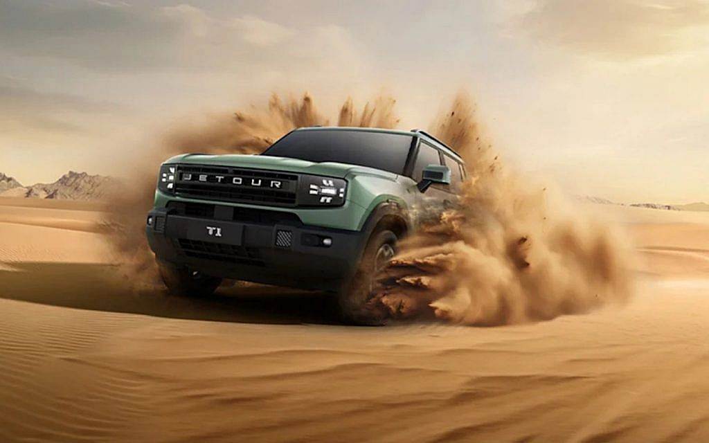 Jetour T1 on a sand dune