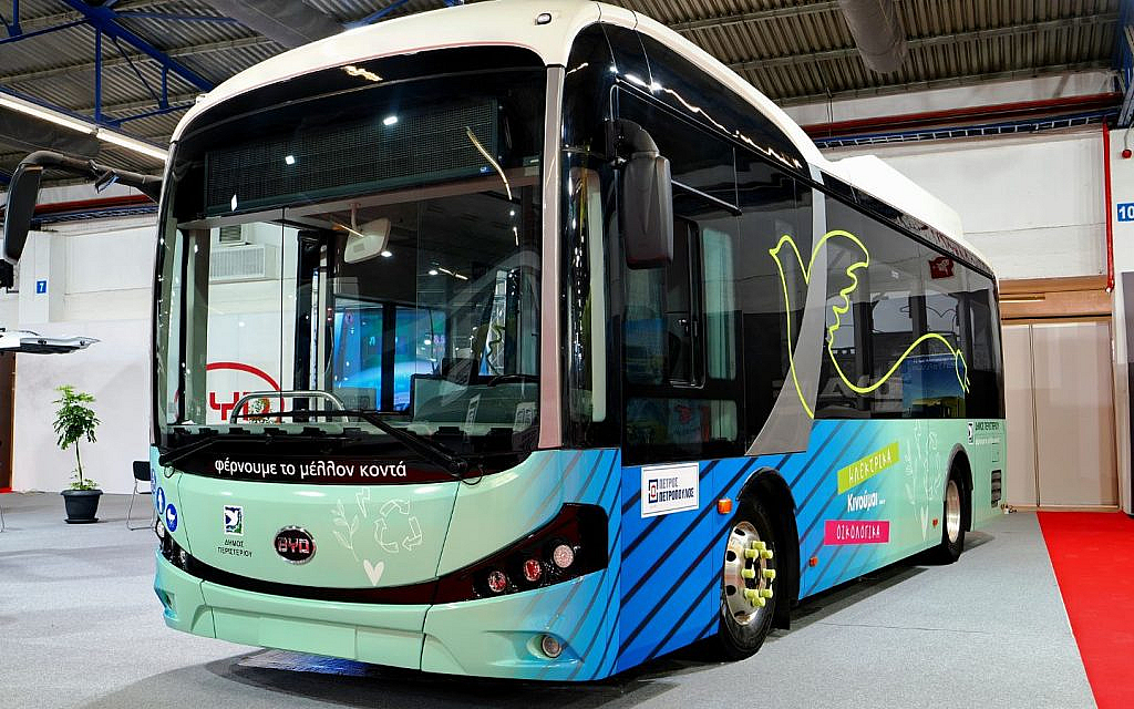 chinese ev manufacturers in the uae