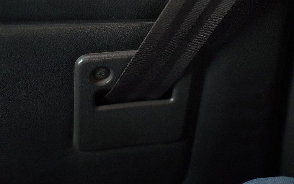 Prolonged use can lead to dirt buildup or wear, causing the retractor to jam.