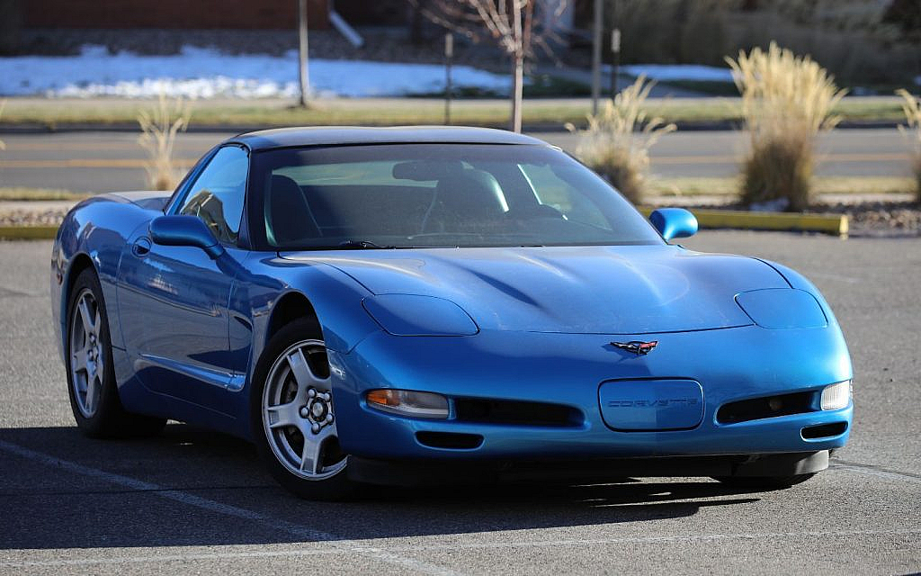 The C5 was the last Corvette with pop-up headlights