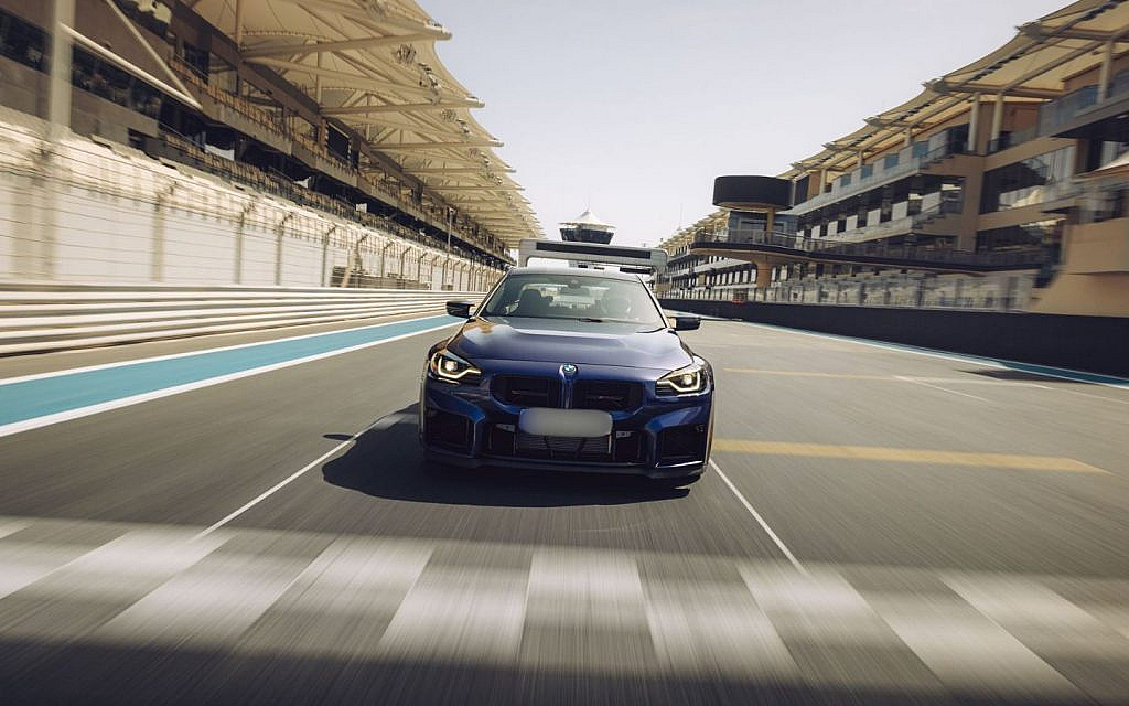 The M2 CS redefines driving with power and precision.
