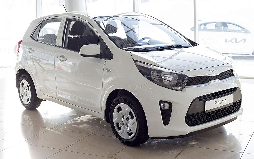 سيارة هاتشباك كيا