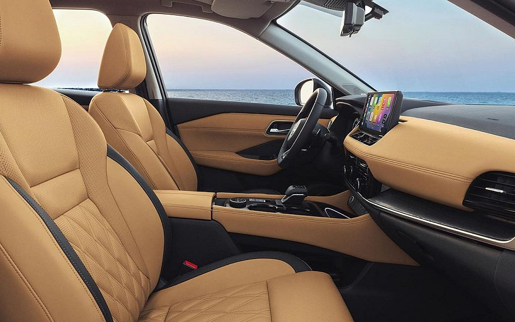 Interior of new X-TRAIL with leather seats